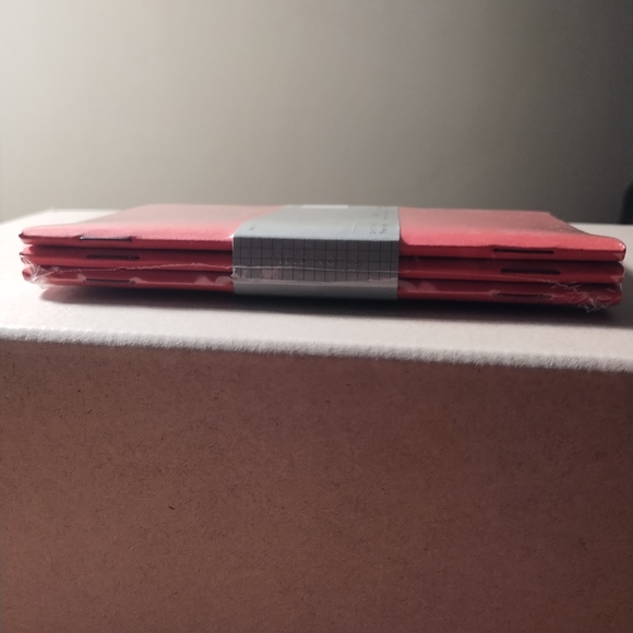 Red Memo Book Set - Picture 3 of 3